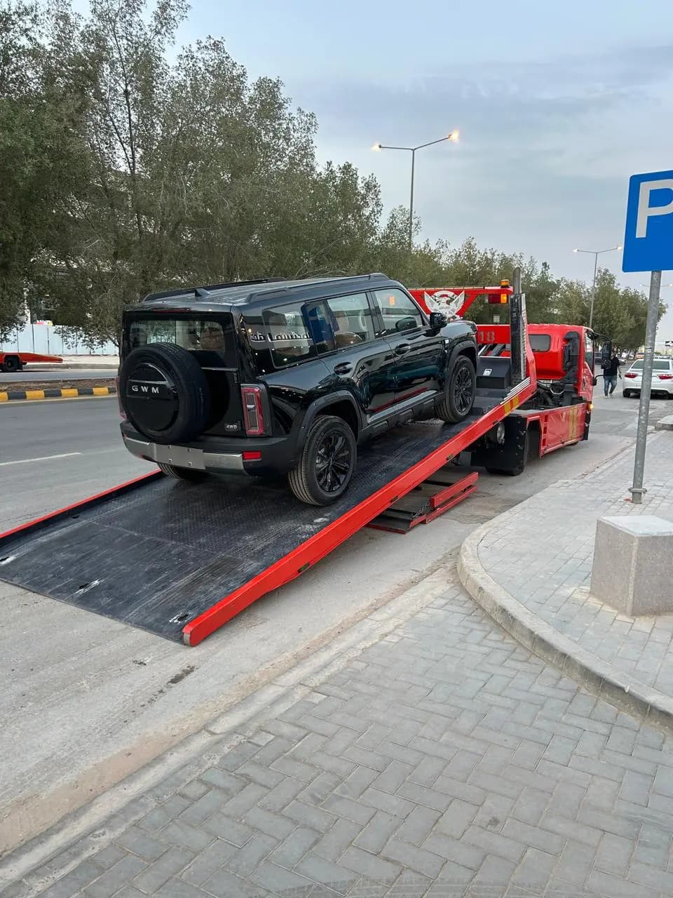 نقل السيارات الكهربائية - سطحة الرياض